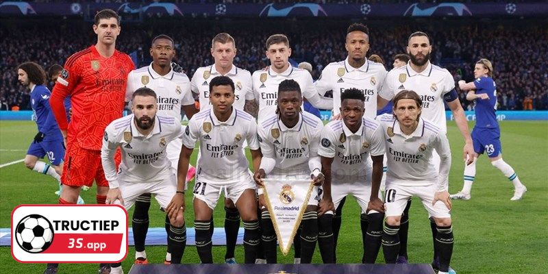 1 đội bóng đá có bao nhiêu người