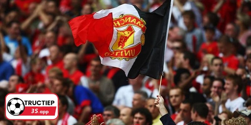 Sự kiên trì của những người yêu thích đội quỷ đỏ