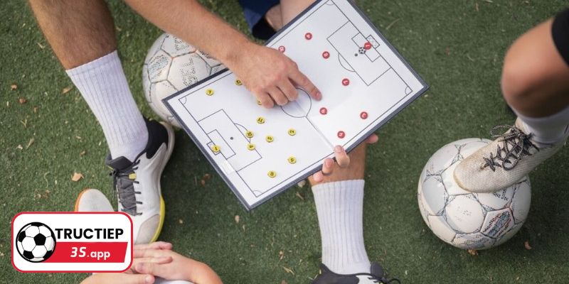 Các biến thể pressing là gì trong bóng đá