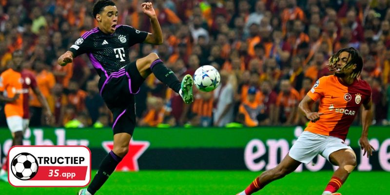 Thẻ đỏ trong bóng đá là gì và quy định xử phạt